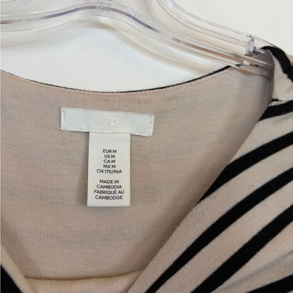 🔸H&M Striped Bodysuit - Picture 2 of 3